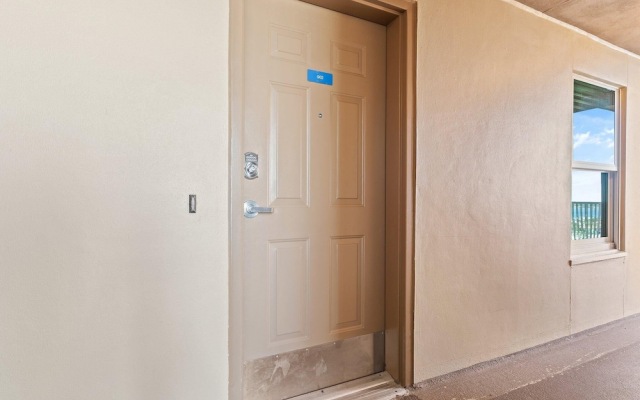 Crystal Shores West 902