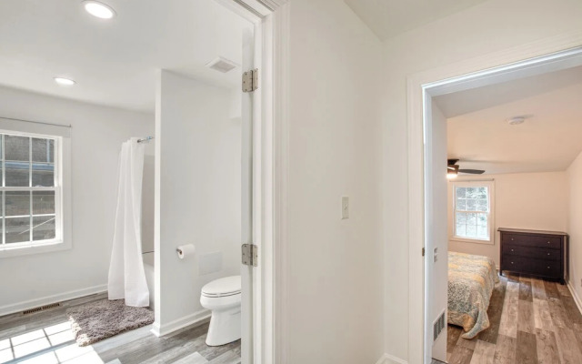 Charming Pittsburgh Home - Walk to Riverfront!