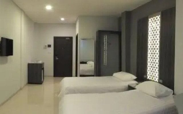 Studio Inn & Suites
