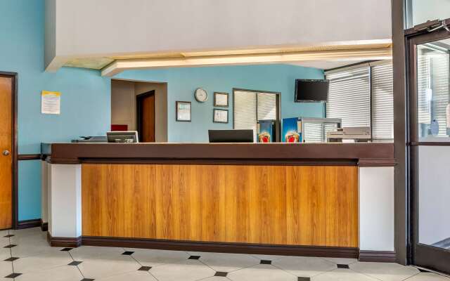 Days Inn & Suites by Wyndham Rocky Mount Golden East
