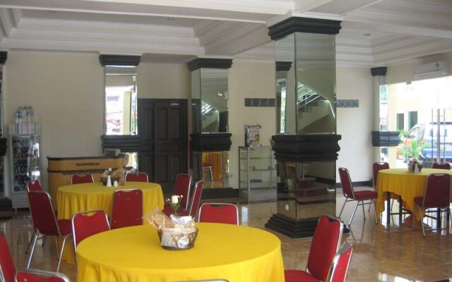 Top Star Hotel