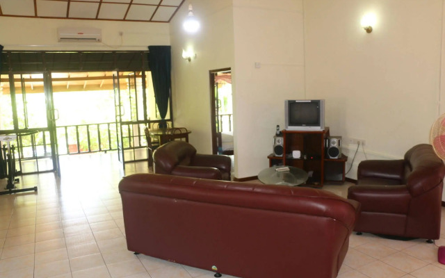 Sayuru Inn