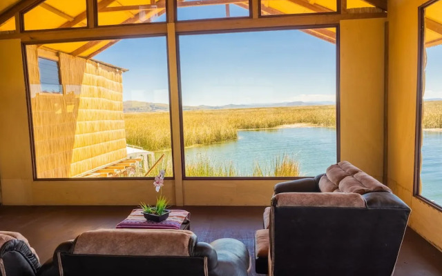 Uros Titicaca Lodge