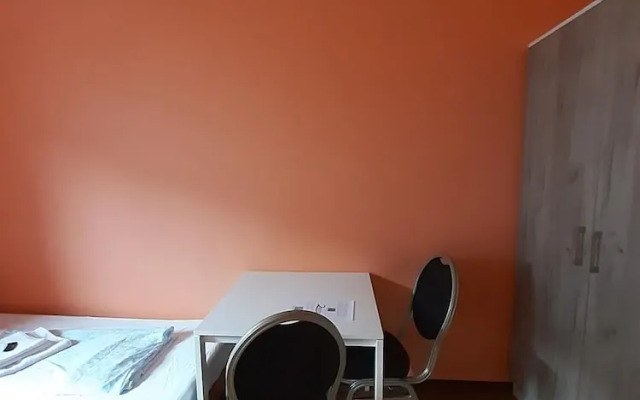 2-Rent Group Hostel Rooms&Apartments TUB19A