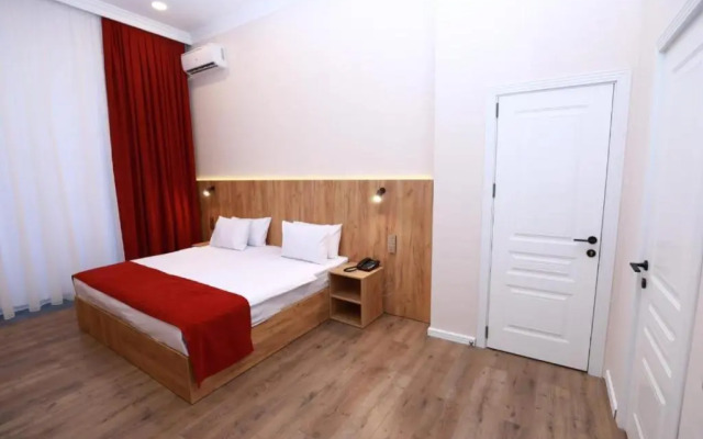 London Hotel and Guest House