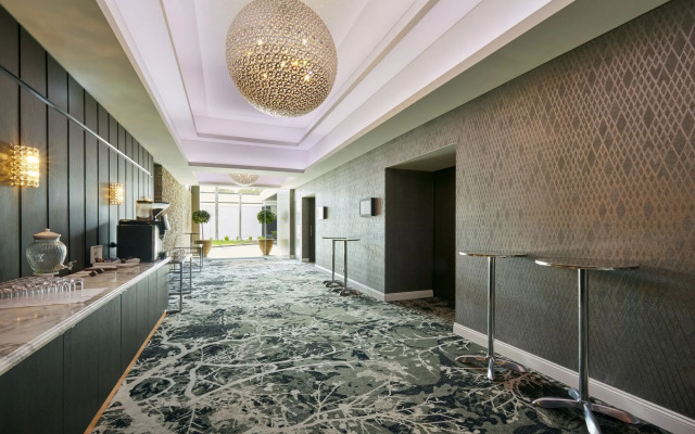 Holiday Inn Warwick Farm by IHG