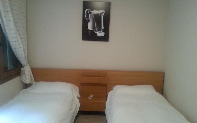 Maiya Business Hotel