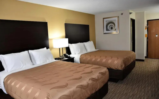 Quality Inn & Suites Metropolis I-24