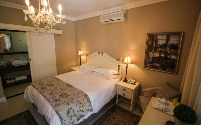 The Victorian 1906 Hotel