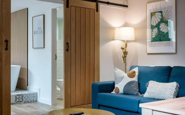 Host Apartments The Georgian Coach House 2