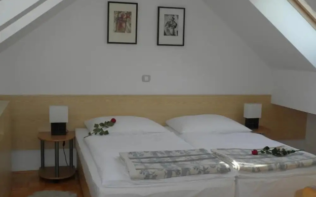 Apartments and Rooms Oliviers