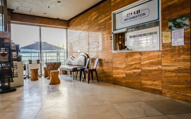 Gangneung Gyeongpodae Daedeokosutel