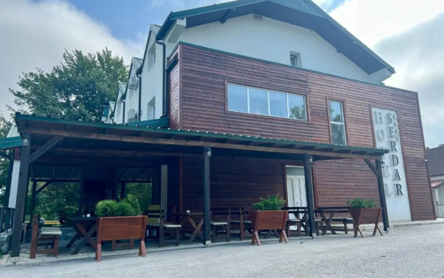 Serdar Small Hotel & Restaurant