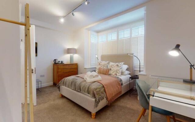 The Oxford Lodge six bedroom Oxford home