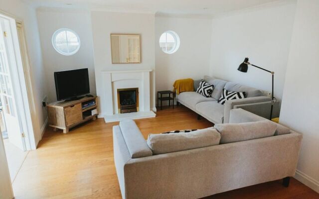 Family Home in Newquay, Parking, 3 min Walk Beach
