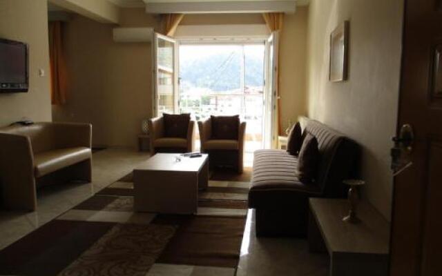 Kyknos De Luxe Suites & Rooms