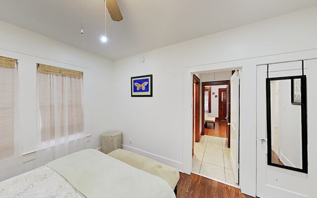 2BR Casa Travis Heights by RedAwning