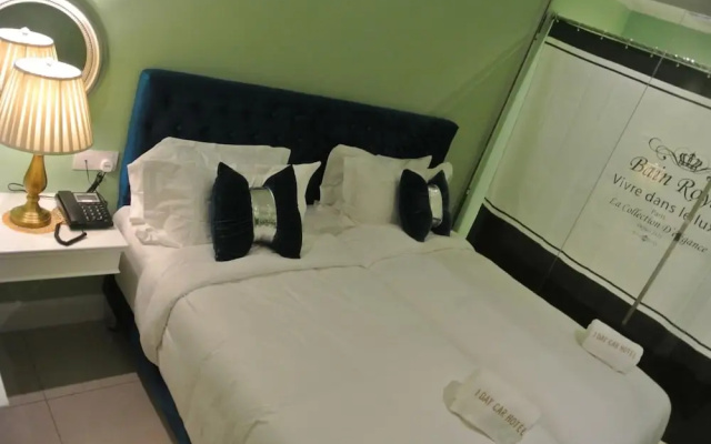 1 Day Car Hotel Station 18