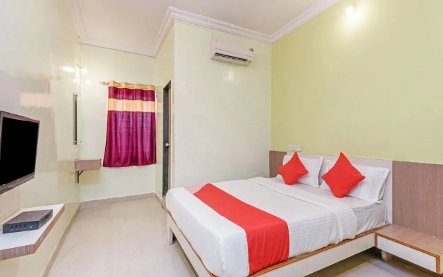 Hotel Dream Line Lodging & Boarding by OYO Rooms
