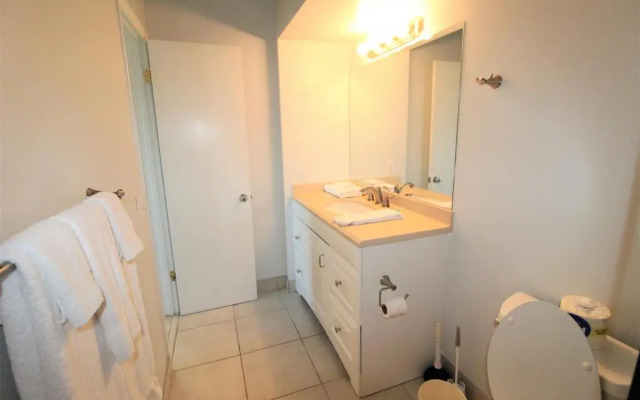 Isla Bahia Vista 8-210