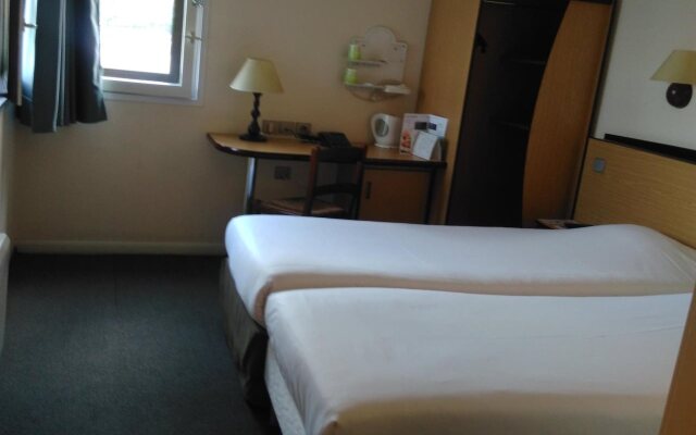 Hotel Campanile Livry Gargan