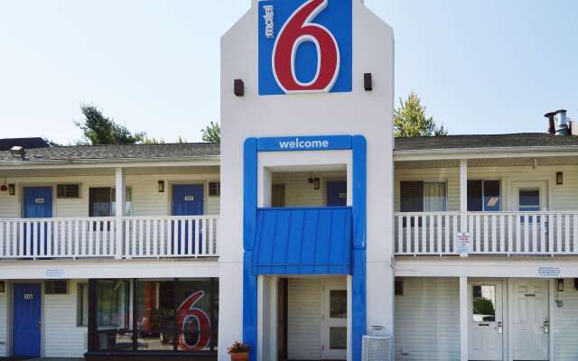 Motel 6 Nashua, NH - North