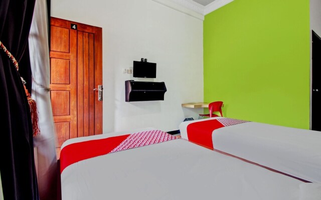 Super OYO 90672 ADHYA GUEST HOUSE LOMBOK