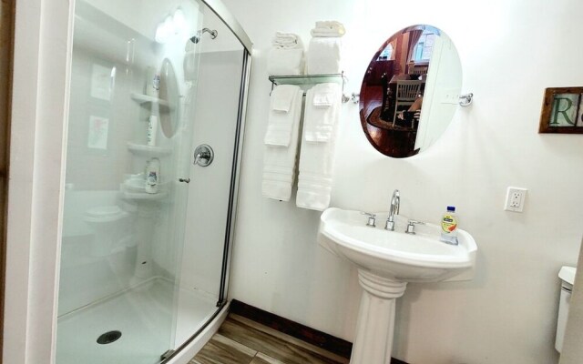 Hosteeva French Quarter Historic Condos