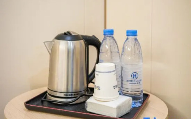 Qingzhu Renqi Hotel (Shanghai Renji Hospital Tangqiao Subway Station)