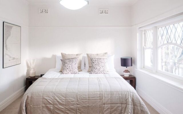 Elwood Beach Calming Tones - Rejuvenate Stays