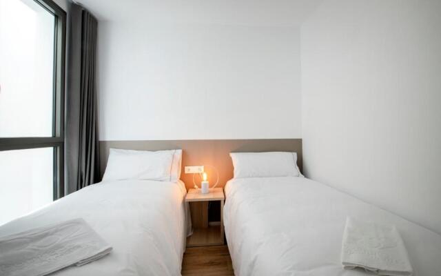 R32 Boutique Apartments