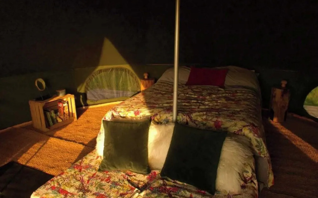 Glamping Pod - Sleeps 2 - Pets - Parking - Wifi