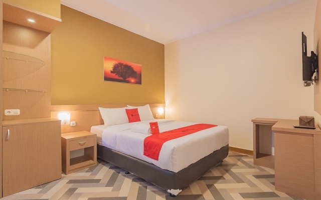 RedDoorz Syariah @ Villa Grand Mutiara Tasikmalaya – Guest Rooms – Tasikmalaya