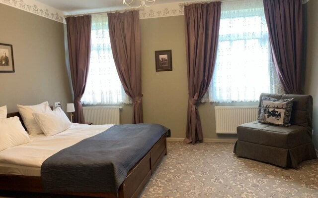 Altun Estate Hotel Lake House