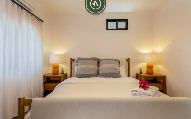 Oceanfront 10 BR Villa With Pool - Jacuzzi - Beach