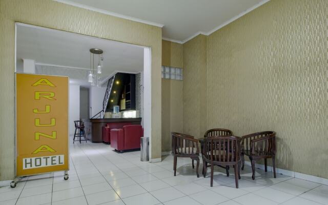 Zen Rooms Hotel Arjuna Bekasi