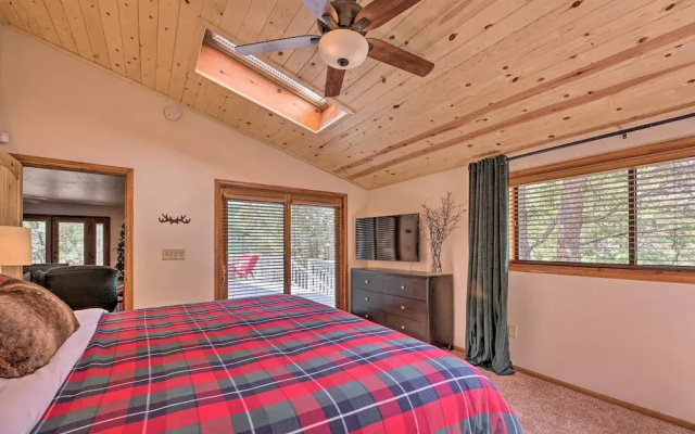 Deck + Yard: Family-friendly Pinetop Retreat