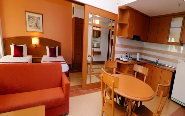 M Suites Hotel