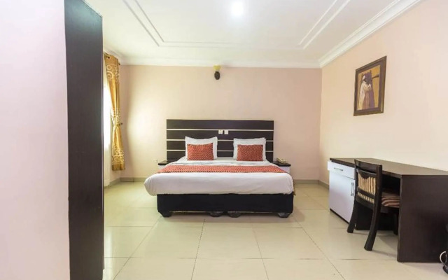 Royal Terrace Hotel & Towers