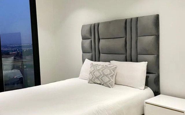 Upmarket unit at Ellipse waterfall country estate