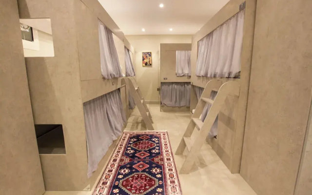 LuxHostel