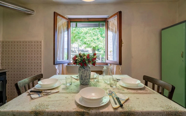 Amazing Home in Longoio With 2 Bedrooms