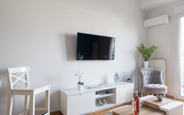 58m² Renovated Apartment in Agkilis street
