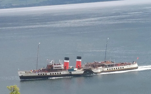 Isle of Bute House Seaview-garden-petsok-freep