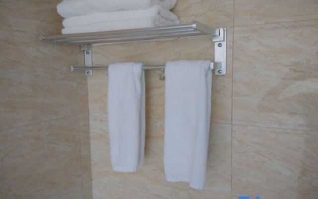 Yunyang Wangzhong Business Hotel