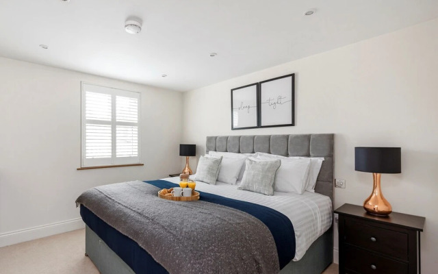 Deluxe Apartment - Central Bath