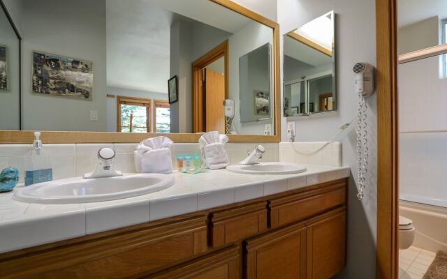 Snowcreek #895 2 Bedroom Condo