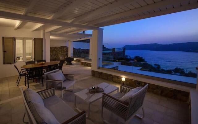 Mykonian house in Elia beach by GHH