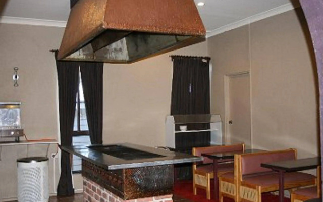 Southern Cross Motor Inn & Tourist Park