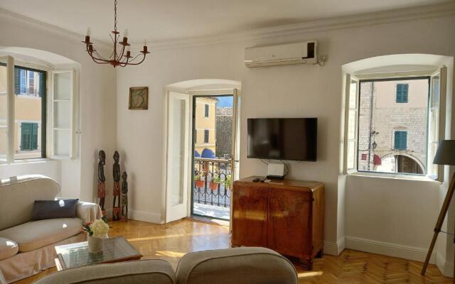 Old Town Sea Gate Apartment